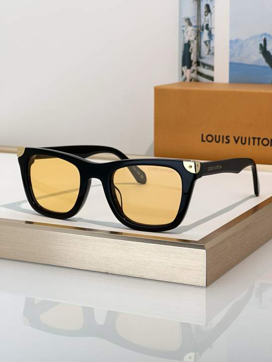 Picture of Louis Vuitton Sunglasses _SKUfw81854216fw